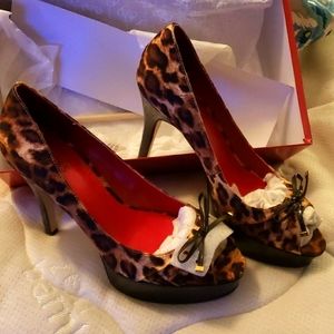 NEW Guess Leopard High Heels